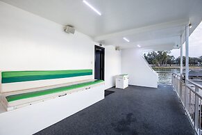 All Seasons Houseboats