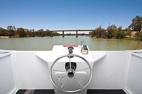 All Seasons Houseboats