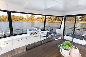 All Seasons Houseboats