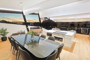 All Seasons Houseboats