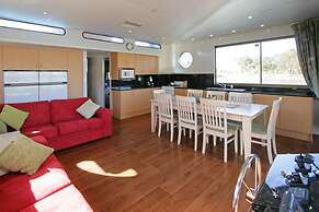 All Seasons Houseboats