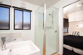 All Seasons Houseboats