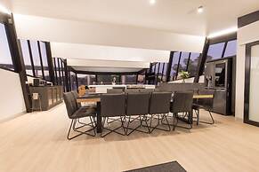 All Seasons Houseboats