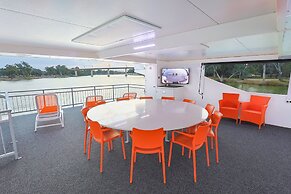 All Seasons Houseboats