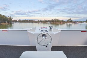 All Seasons Houseboats