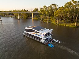 All Seasons Houseboats