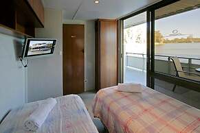 All Seasons Houseboats