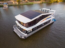 All Seasons Houseboats