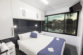 All Seasons Houseboats