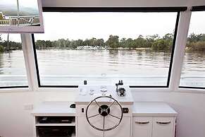 All Seasons Houseboats