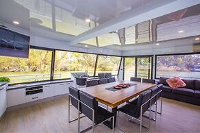 All Seasons Houseboats