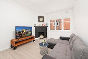 Newly Renovated Apt Close to CBD Unit 1