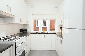 Newly Renovated Apt Close to CBD Unit 1