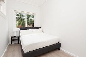 Newly Renovated Apt Close to CBD Unit 1