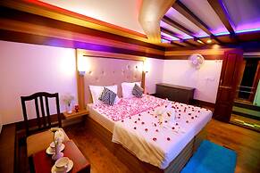 Kerala Luxury House Boat