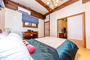 Jeju Hanok Hotel Hallagung