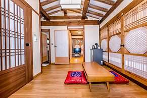 Jeju Hanok Hotel Hallagung