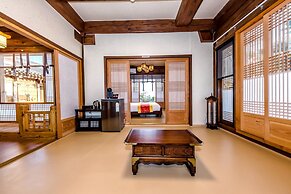Jeju Hanok Hotel Hallagung
