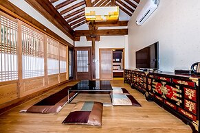 Jeju Hanok Hotel Hallagung