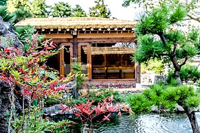 Jeju Hanok Hotel Hallagung