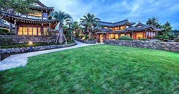 Jeju Hanok Hotel Hallagung