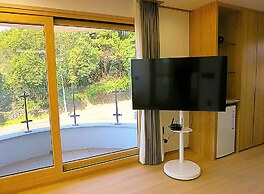 Jeju Hanok Hotel Hallagung