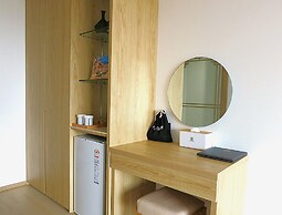 Jeju Hanok Hotel Hallagung