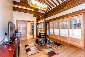 Jeju Hanok Hotel Hallagung