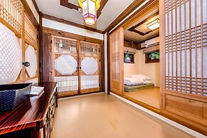 Jeju Hanok Hotel Hallagung