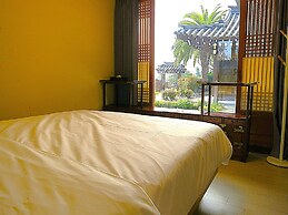 Jeju Hanok Hotel Hallagung