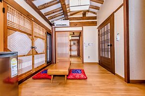 Jeju Hanok Hotel Hallagung
