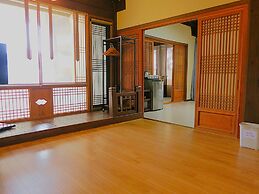 Jeju Hanok Hotel Hallagung