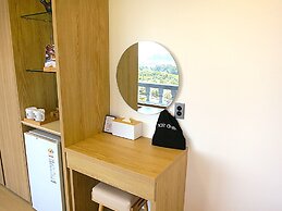 Jeju Hanok Hotel Hallagung