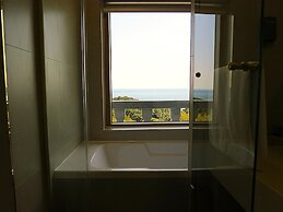 Jeju Hanok Hotel Hallagung