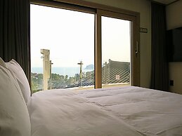 Jeju Hanok Hotel Hallagung
