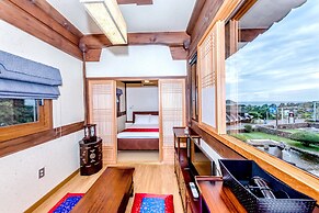 Jeju Hanok Hotel Hallagung