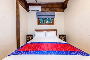 Jeju Hanok Hotel Hallagung