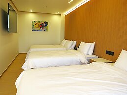 Jeju Hanok Hotel Hallagung