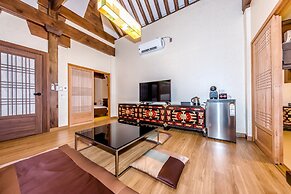 Jeju Hanok Hotel Hallagung