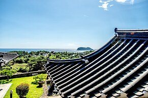 Jeju Hanok Hotel Hallagung