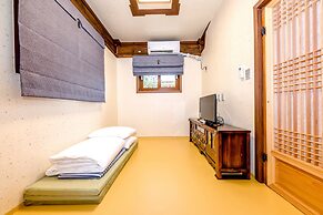 Jeju Hanok Hotel Hallagung