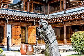 Jeju Hanok Hotel Hallagung