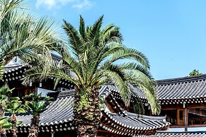 Jeju Hanok Hotel Hallagung