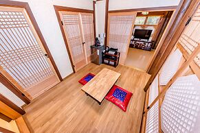 Jeju Hanok Hotel Hallagung