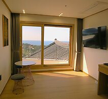 Jeju Hanok Hotel Hallagung