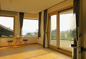 Jeju Hanok Hotel Hallagung