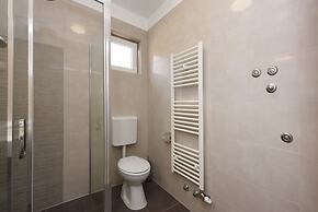 Holiday Apartments Yes Peace