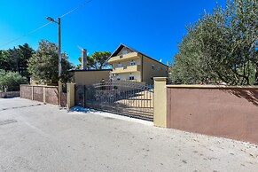 Holiday Apartments Yes Peace