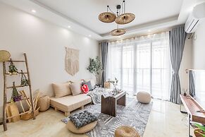 Locals Boutique Apartment WanzaiCEC No.5