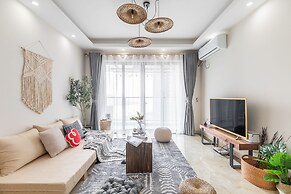 Locals Boutique Apartment WanzaiCEC No.5